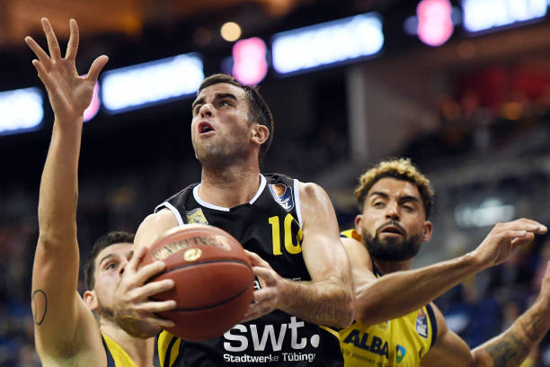 果断的退役 果断的退役